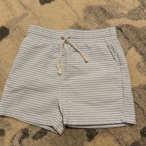Minnow canvas shorts size 3/4T